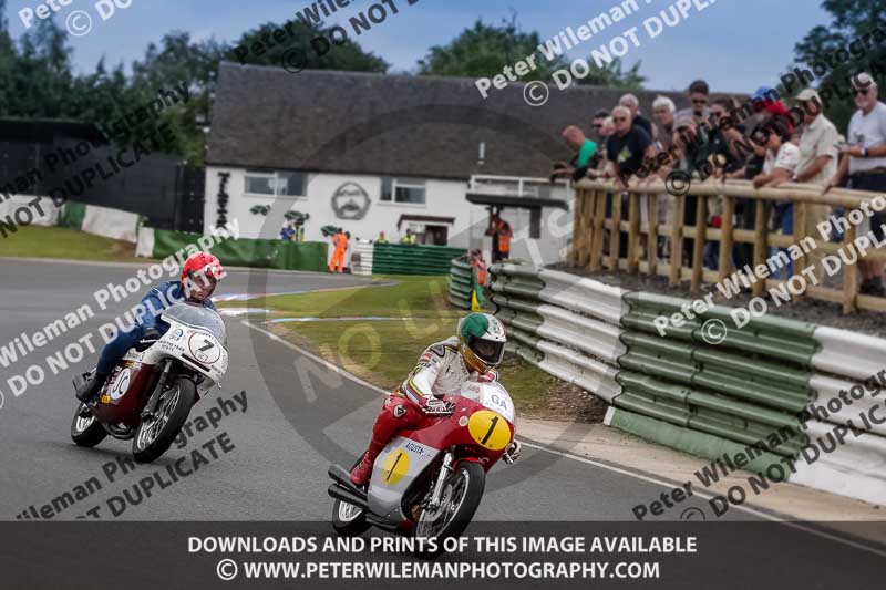 Vintage motorcycle club;eventdigitalimages;mallory park;mallory park trackday photographs;no limits trackdays;peter wileman photography;trackday digital images;trackday photos;vmcc festival 1000 bikes photographs